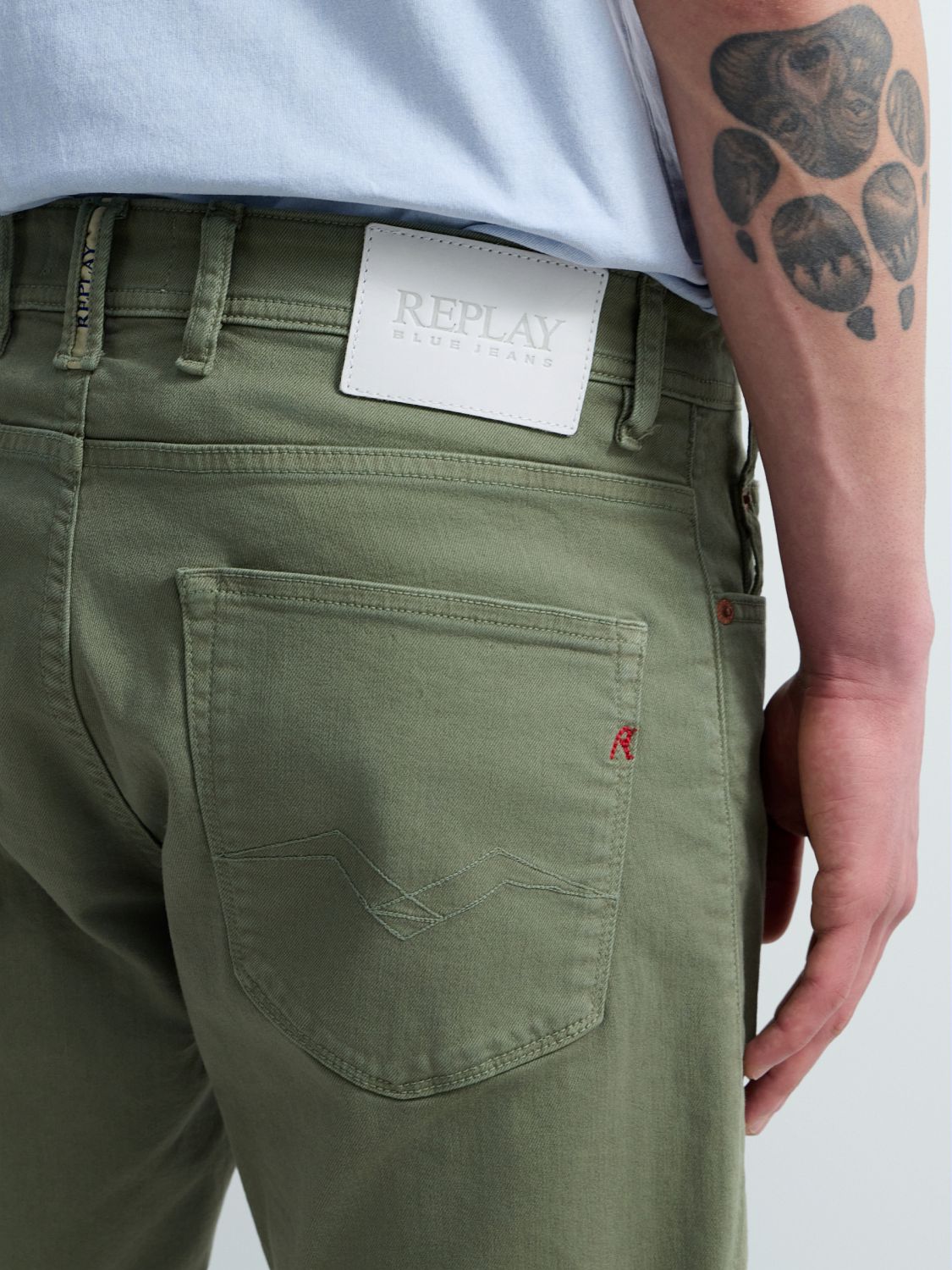 PÁNSKÉ DŽÍNOVÉ KRAŤASY REPLAY – ZÚŽENÝ STŘIH