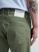 PÁNSKÉ DŽÍNOVÉ KRAŤASY REPLAY – ZÚŽENÝ STŘIH