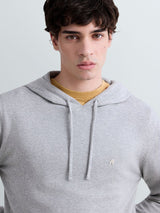 PÁNSKÝ SVETR S KAPUCÍ A JEMNOU VÝŠIVKOU R