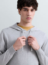 PÁNSKÝ SVETR S KAPUCÍ A JEMNOU VÝŠIVKOU R