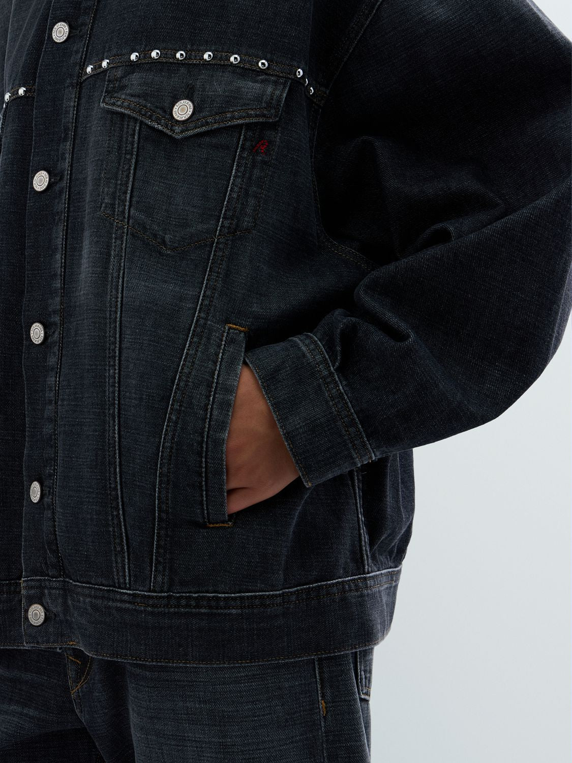 DÁMSKÁ OVERSIZED DŽÍNOVÁ BUNDA REPLAY S KOŽENÝM LÍMCEM