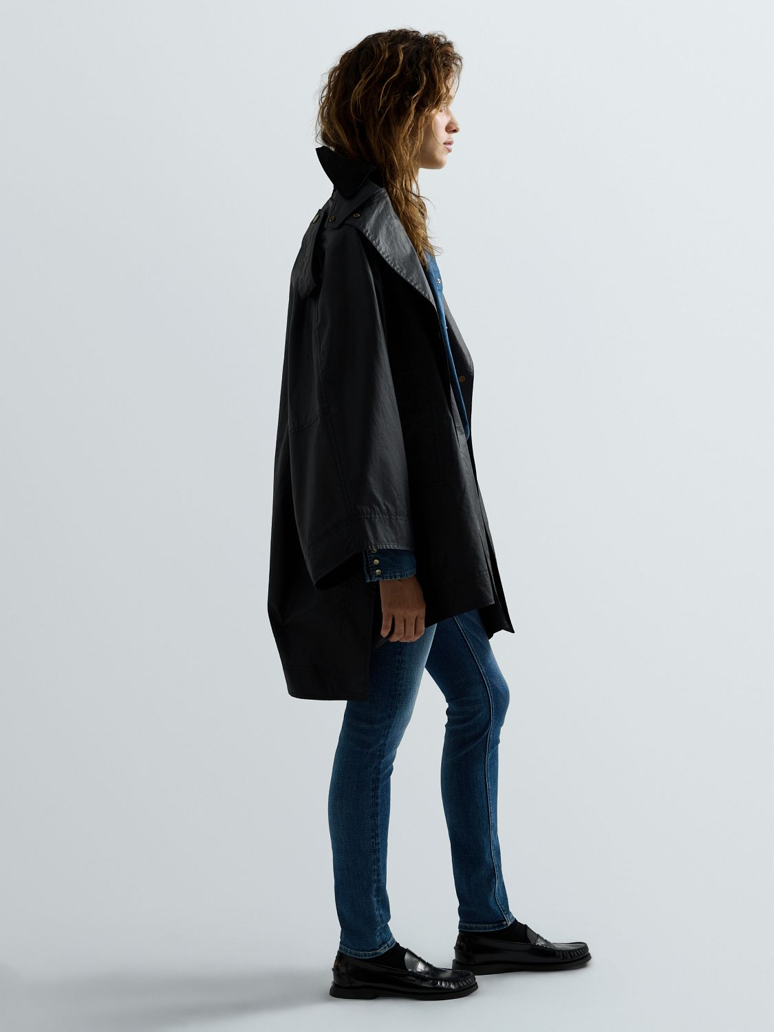 DÁMSKÁ OVERSIZED BUNDA REPLAY VE STYLU PELERÍNY – ČERNÁ
