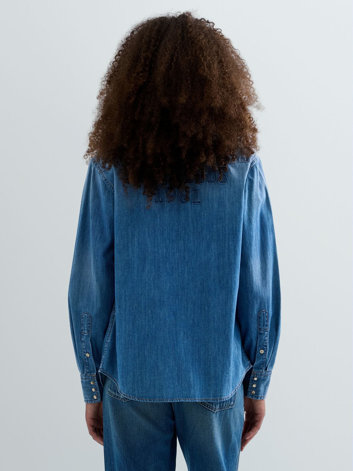 DÁMSKÁ OVERSIZED DŽÍNOVÁ KOŠILE REPLAY – MODRÁ