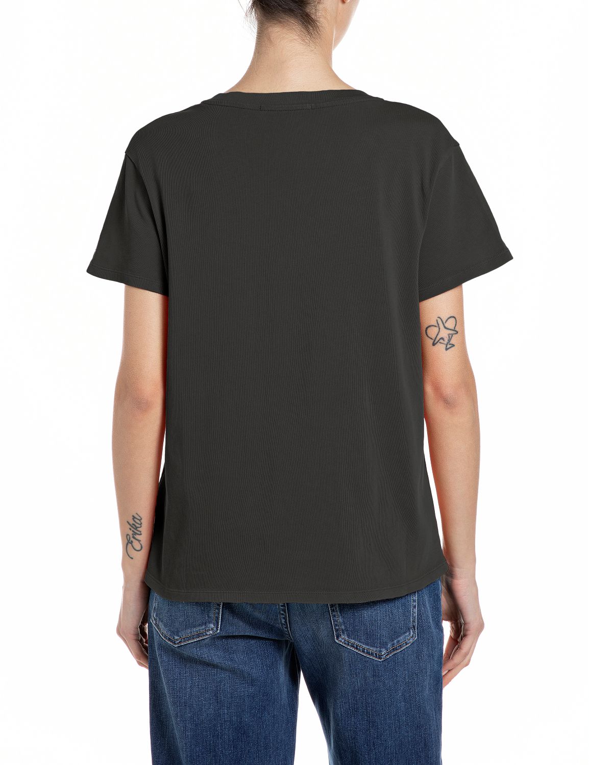 DÁMSKÉ TRIČKO S VÝSTŘIHEM DO V A JEMNÝM POTISKEM