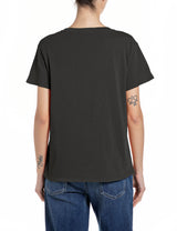 DÁMSKÉ TRIČKO S VÝSTŘIHEM DO V A JEMNÝM POTISKEM