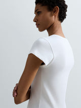 DÁMSKÉ TRIČKO S VÝSTŘIHEM DO V – SLIM FIT