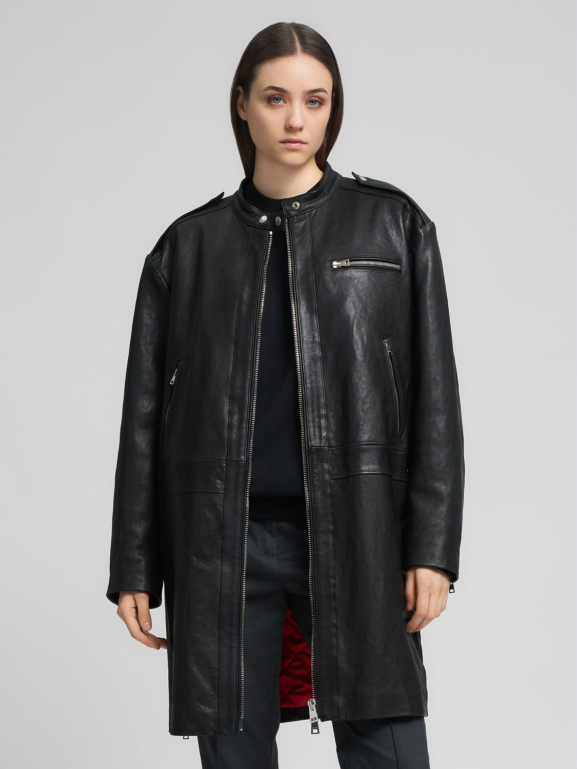 Dlouhý kožený kabát