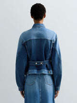 DÁMSKÁ DŽÍNOVÁ BUNDA S TVARUJÍCÍM PÁSKEM NA ZÁDECH