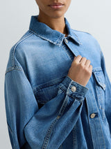 DÁMSKÁ DŽÍNOVÁ BUNDA S TVARUJÍCÍM PÁSKEM NA ZÁDECH