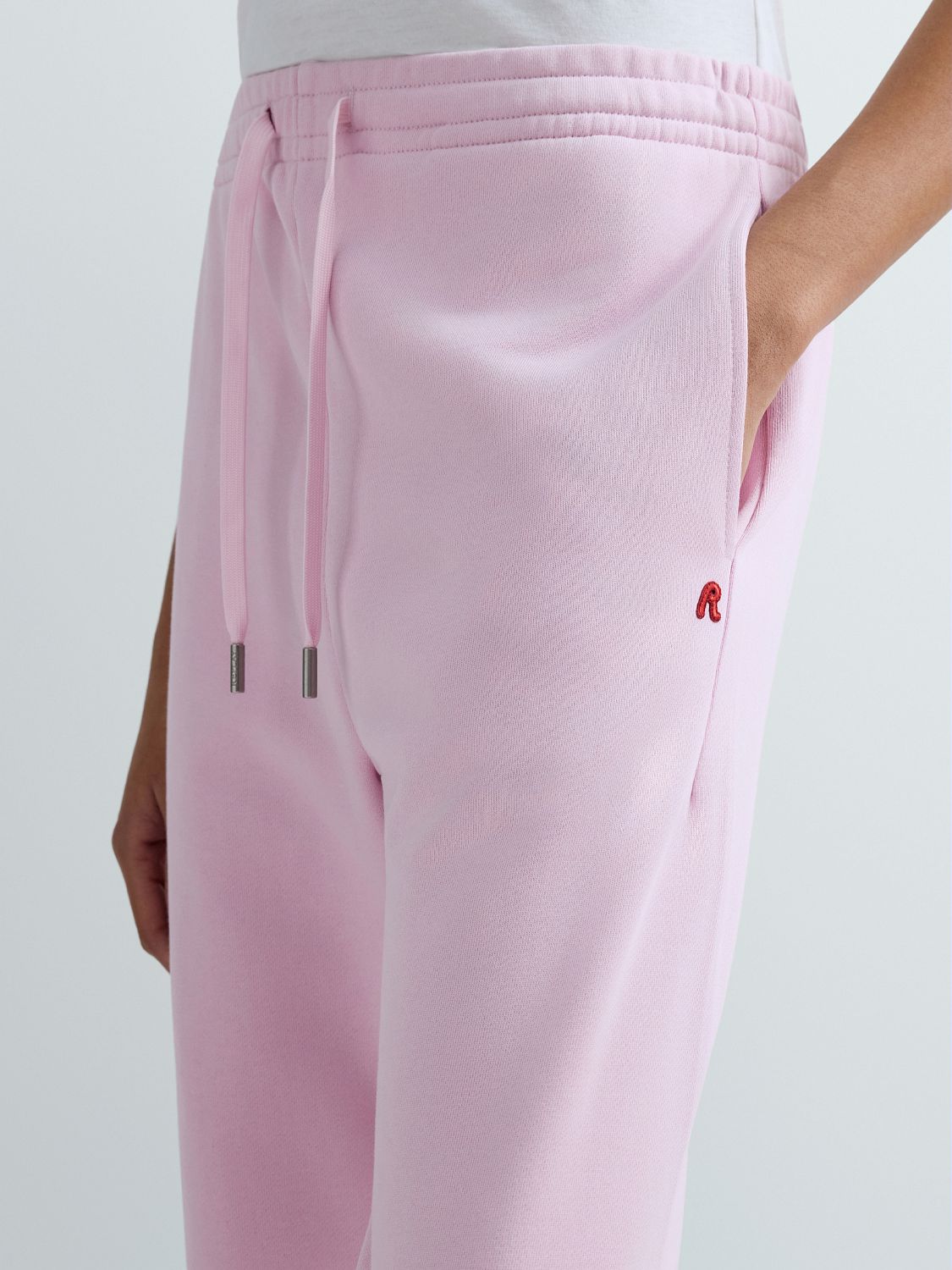 TEPLÁKY VOLNÉHO STŘIHU