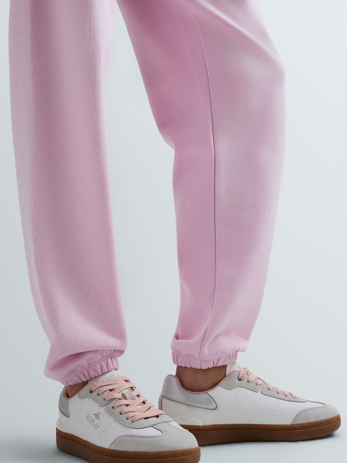 TEPLÁKY VOLNÉHO STŘIHU