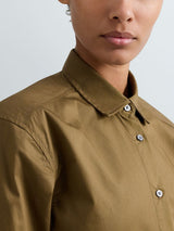 KOŠILOVÉ MINI ŠATY S KAPSAMI