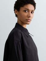 KOŠILOVÉ ŠATY S PŘEKLÁDANÝM DETAILEM