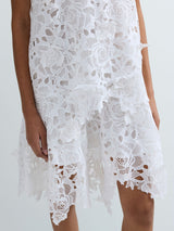 KRÁTKÉ KRAJKOVÉ ŠATY