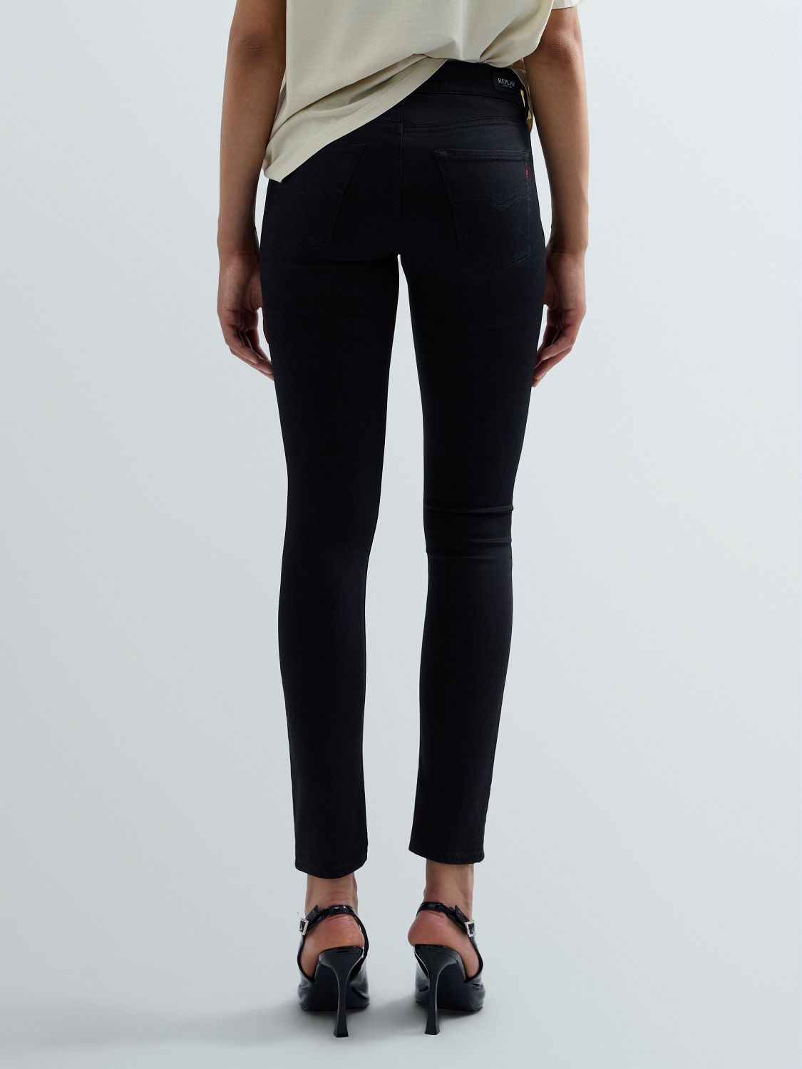 NEW LUZ – DÁMSKÉ SKINNY DŽÍNY REPLAY – ČERNÉ